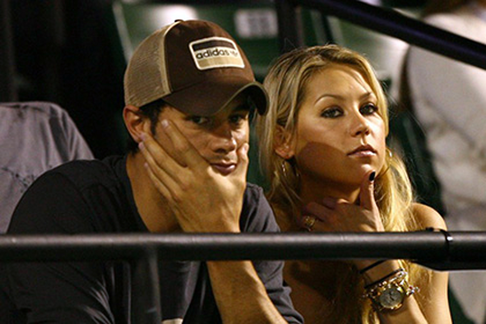 Энрике Иглесиас Анна Курноковагаас салжээ